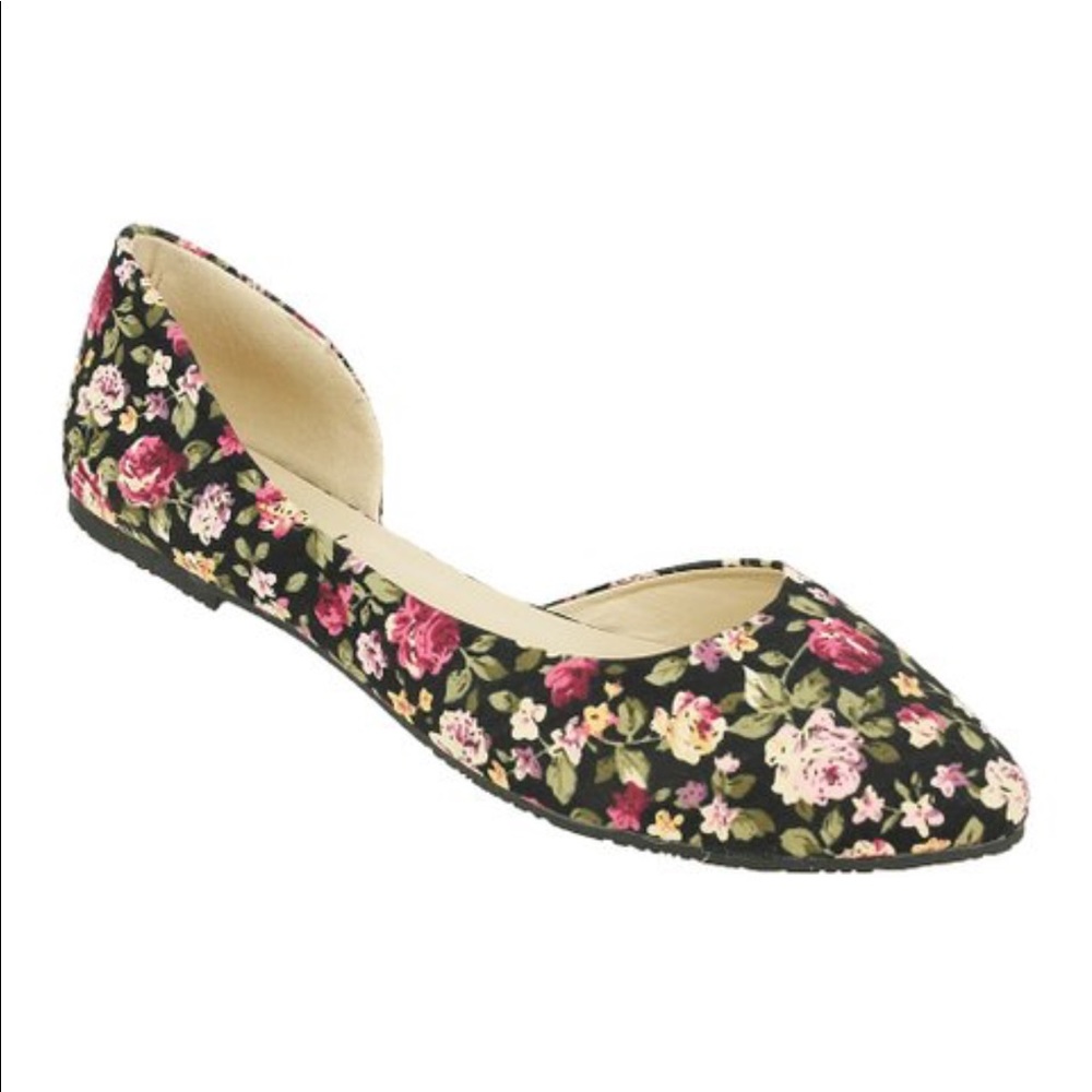 Red Circle Dalia Flats